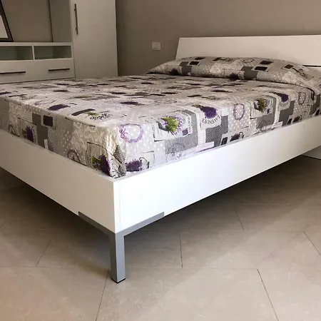 Mali I Robit Beachfront 公寓 格勒姆