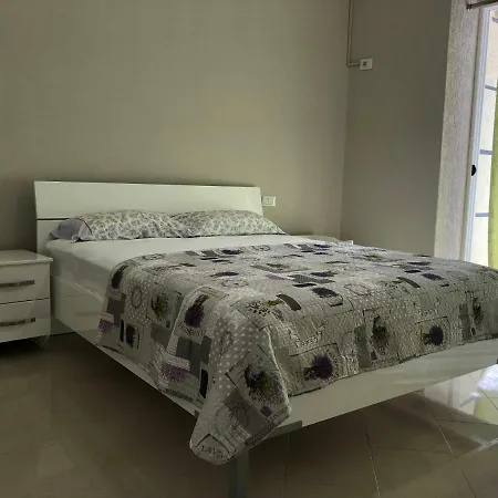 Apartman Mali I Robit Beachfront *