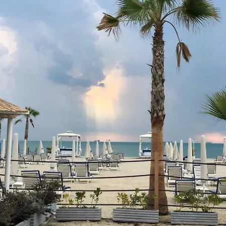 Mali I Robit Beachfront * Golem