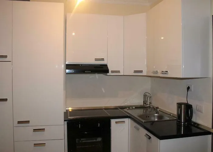 Mali I Robit Beachfront 公寓 格勒姆