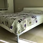 Mali I Robit Beachfront Apartment *