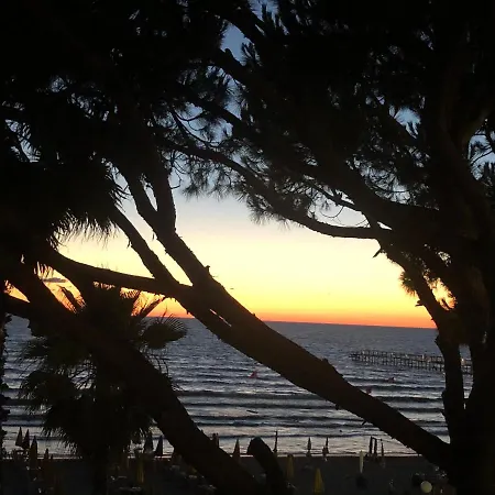 Mali I Robit Beachfront * غوليم