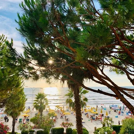 Lejlighed Mali I Robit Beachfront