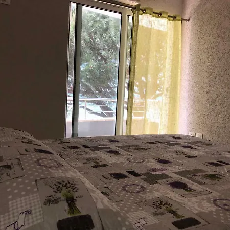 Mali I Robit Beachfront * גולם