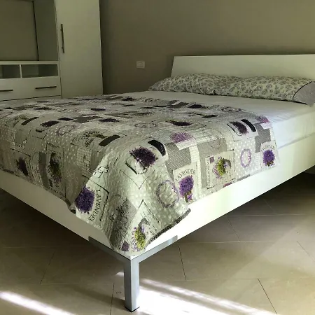 Mali I Robit Beachfront Appartamento *