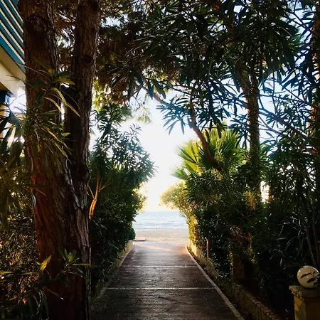 Mali I Robit Beachfront * גולם