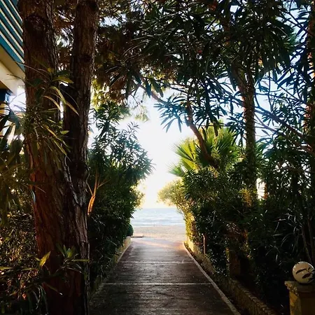 Mali I Robit Beachfront * גולם