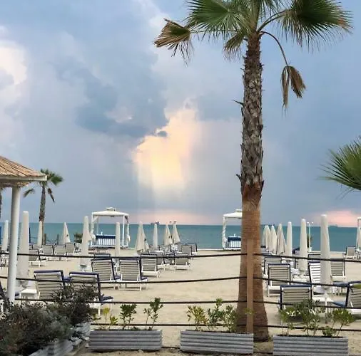 Mali I Robit Beachfront * غوليم